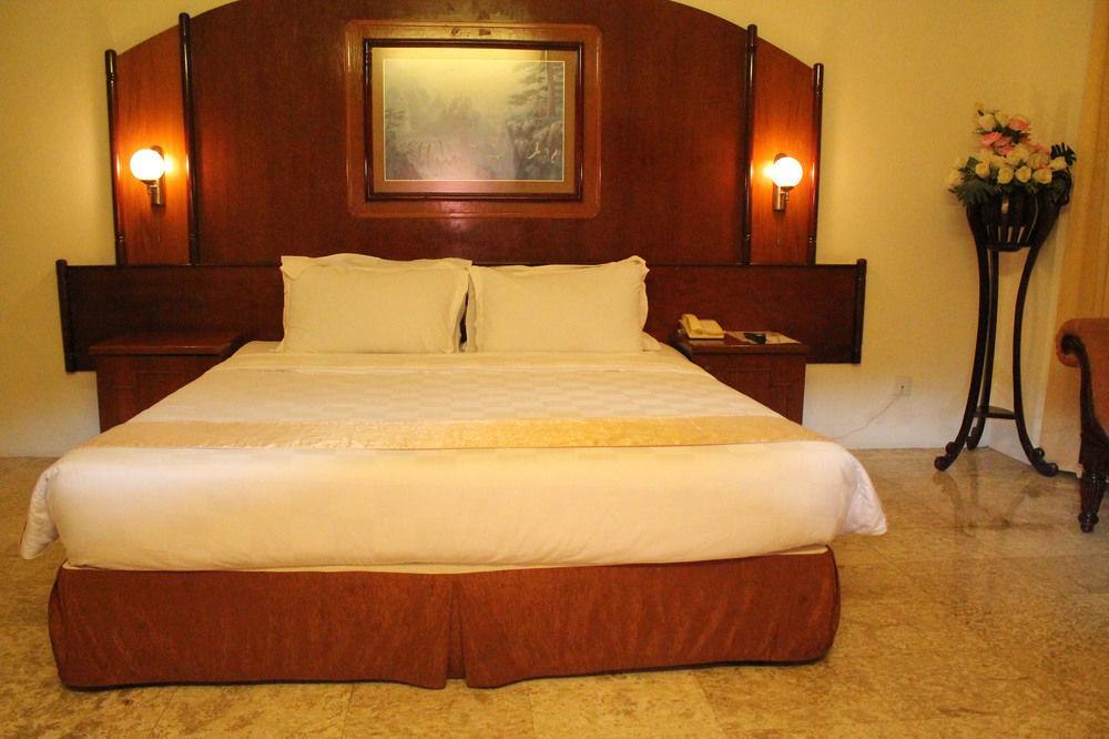 Satelit Hotel 泗水 外观 照片